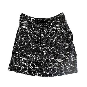 BlevinsH Elegant Black and White A-Line Skirt Size Large